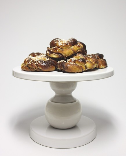 Soderlund Davidson, Ceramics: Cake Stand with home made Swedish cinnamon buns 