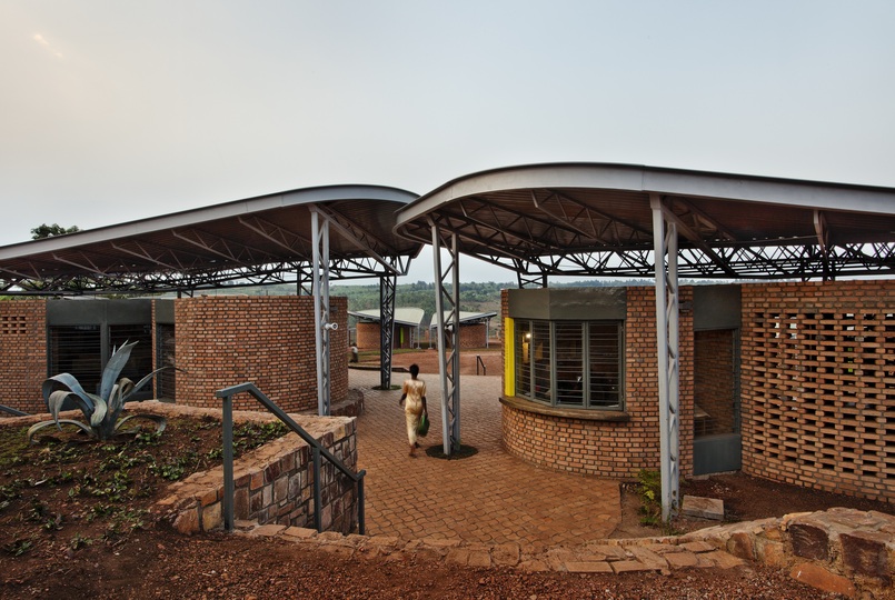Food Architecture: 
Sharon Davis Design,
Women’s Opportunity Center
Kayonza, Ruanda 2013 Foto Elizabeth Felicella