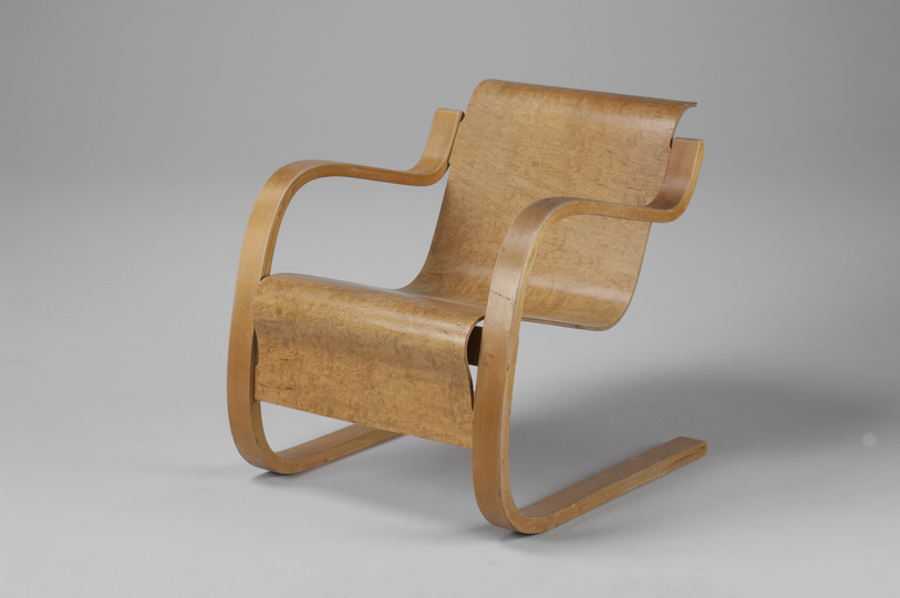 18 classic chairs: Armchair by Alvar Alto, 1930s. Jacksons Collection.