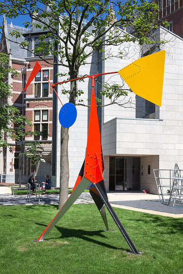 Kinetic Sculptures by Alexander Calder: Alexander Calder, Crinkly, 1969. Centre National des Arts Plastiques, Paris © 2014 Calder Foundation, New York / Artists Rights Society, New York. Photo: Olivier Middendorp