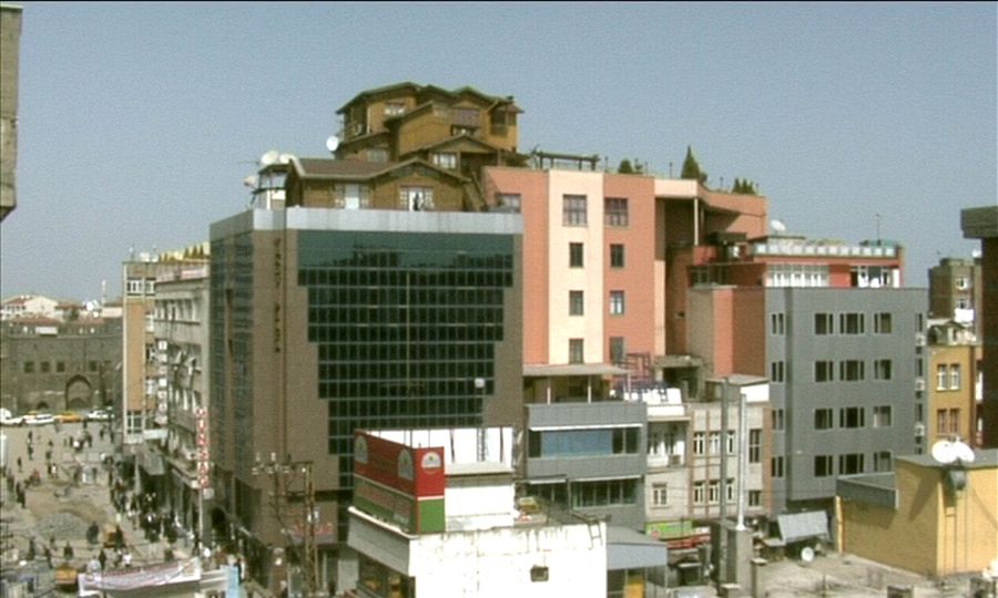 Who the f*** is Halil Altindere?: Dengbejs, 2007, A Scene from the Mesopotamia Trilogy, Video installation, 15.30 min., Courtesy the artist und Pilot, Istanbul.