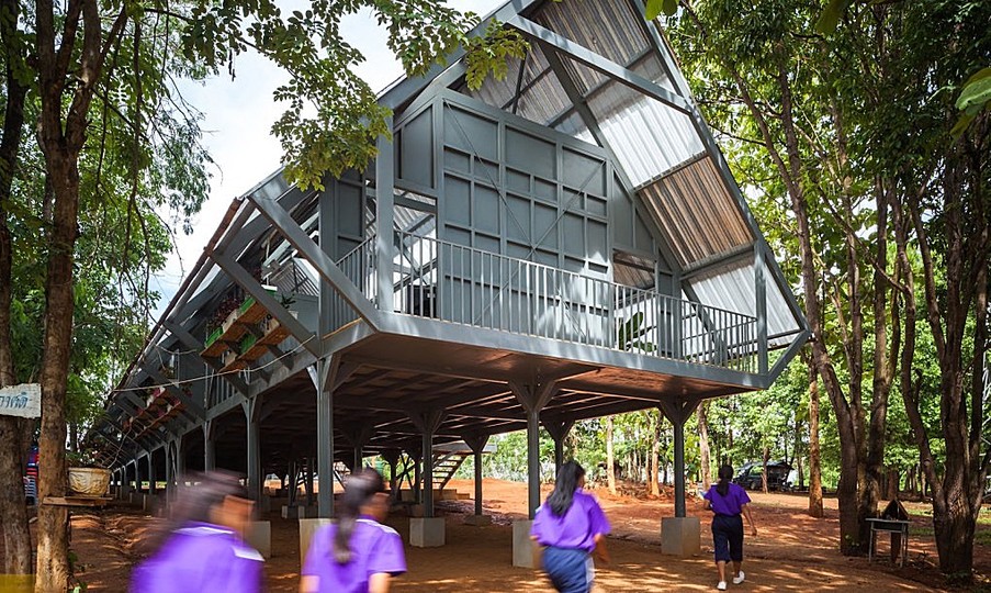 Design for Disaster: Handsome earthquake-resistant school uses natural cooling in Northern Thailand. This Earthquake-resistant school is raised up on stilts using natural materials. Designed by Vin Varavarn Architects