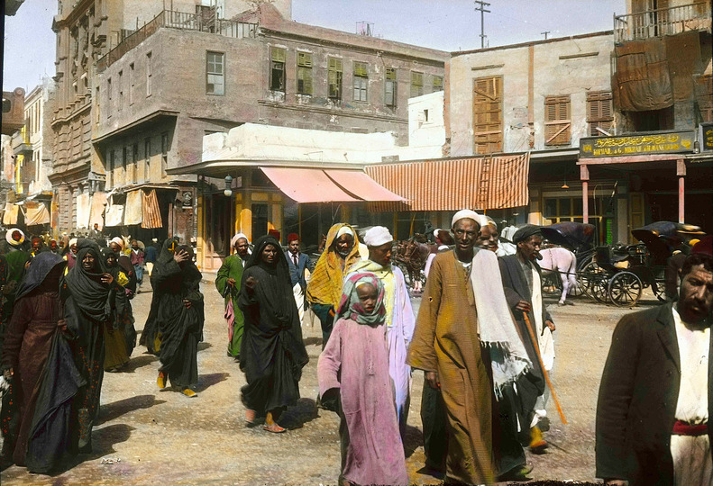 Postcards from Egypt 1912: A Street View of Mouski District in Cairo © Österreichisches Volkshochschularchiv.