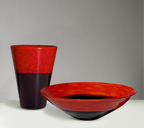 Carlo Scarpa for Venini: Truncated cone-shaped red and black lacquered glass vase, ca. 1940, and red and black lacquered glass bowl, ca. 1938. Private collection, Treviso *Part of the Laccati neri e rossi series, ca. 1940