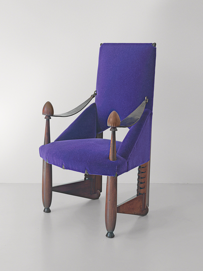18 classic chairs: Dining Chair by Michel de Klerk, 1917. Jacksons Collection.