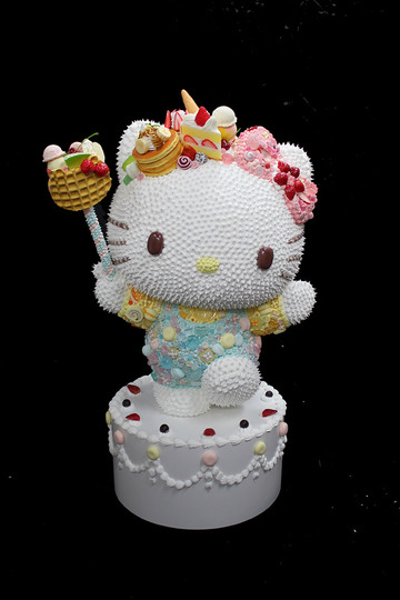 Hello Kitty Culture: Osamu Watanabe, Sweet Kitty, 2014. Decorations on Fibre-Reinforced Plastic.