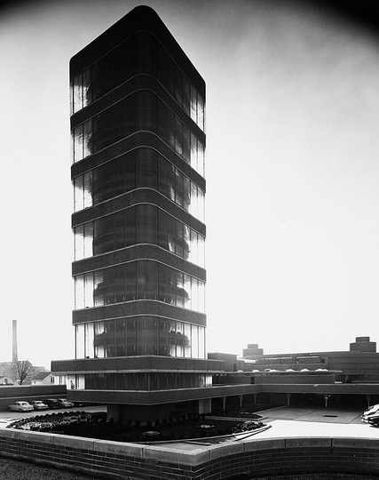Ezra Stoller: Photographic Language: Johnson Wax Tower, Frank Lloyd Wright, Racine, Wis., 1950 .