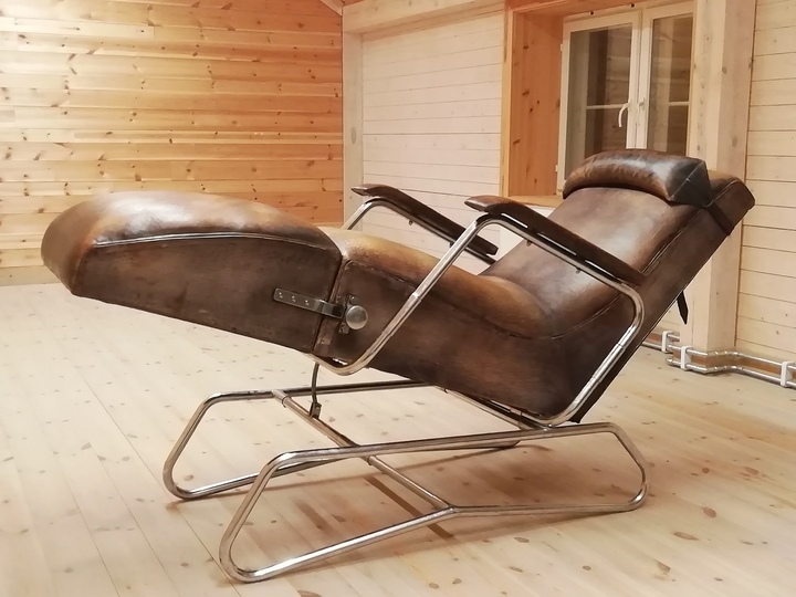 Who made this chair????: reclining