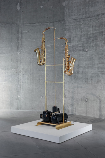 Nature morte/Nature vivante: Formafantasma, Saxophones Clock, 2014 © Peer Lindgreen
