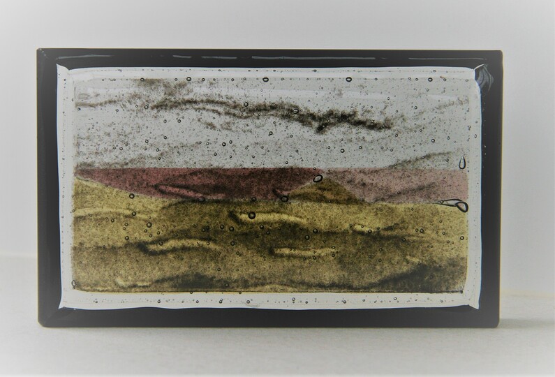 Discs and Plates: Landscape
Fused Glass,
Hand polished,
Hand assembly
Dimensions: 130 x 20 x 80mm