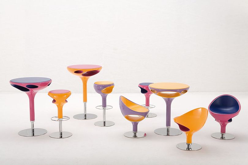 Chromatic seating: 