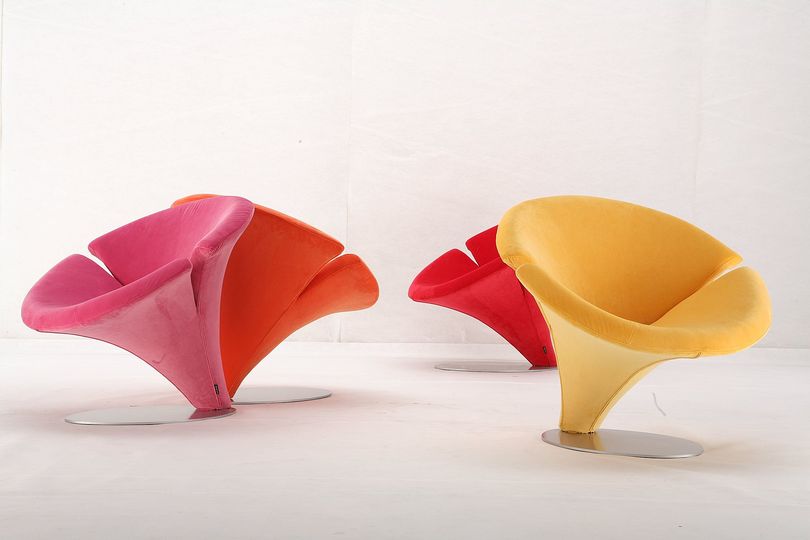 Chromatic seating: 