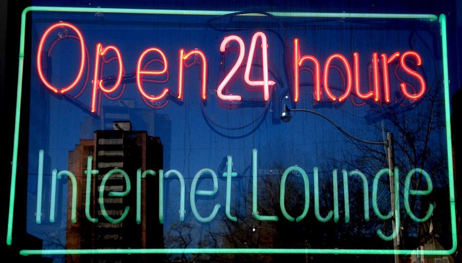 Open 24 Hours - A Gallery of Neon Signs: 