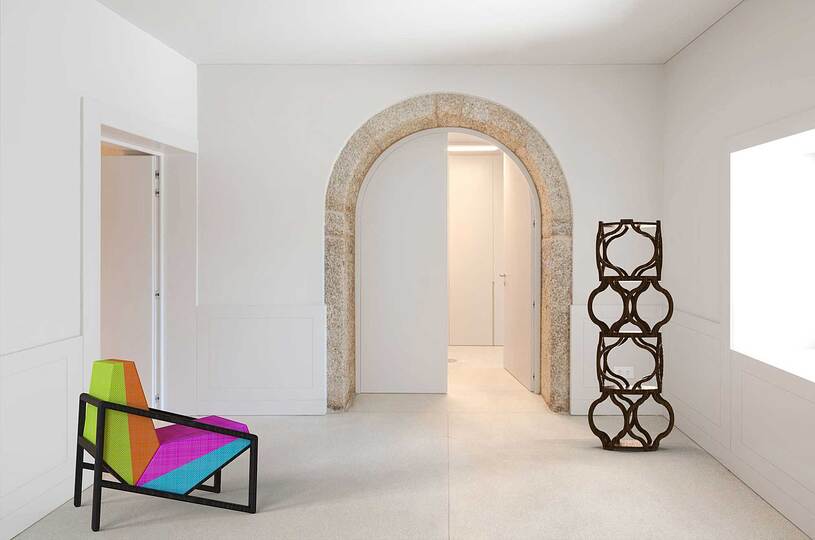 Mario Casa Lounge Chairs: Lounge chair Cambiamento and coffee table/shelf Wiggle.