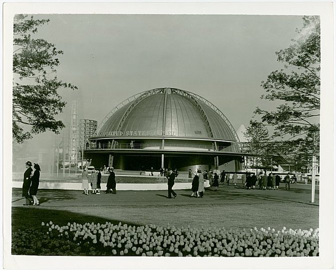 Trylon and Perisphere: 