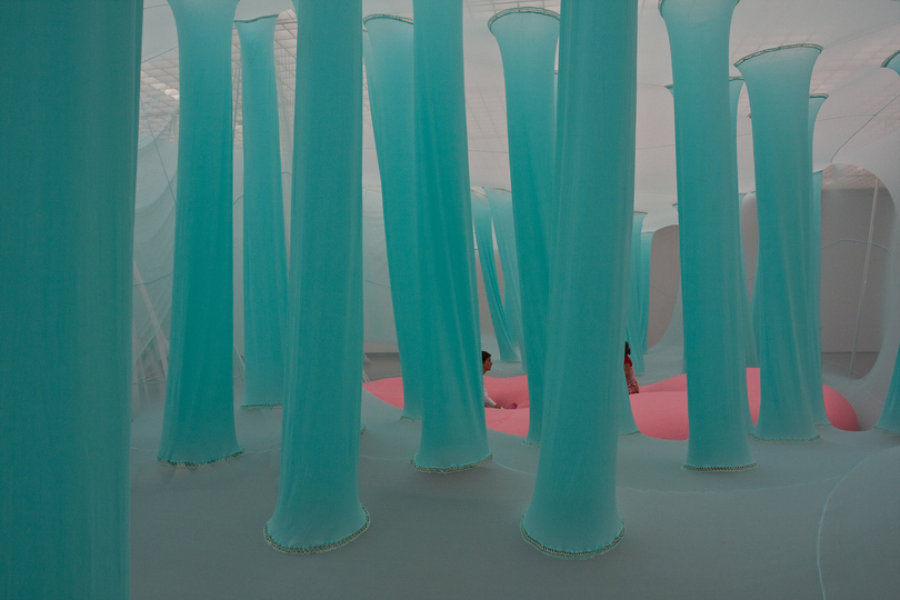 Ernesto Neto: Place of sensations: 