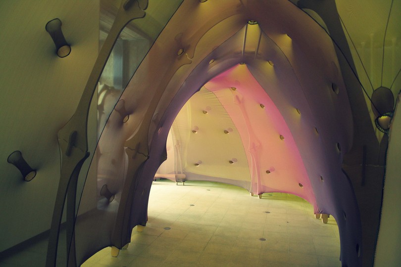 Ernesto Neto: Place of sensations: 