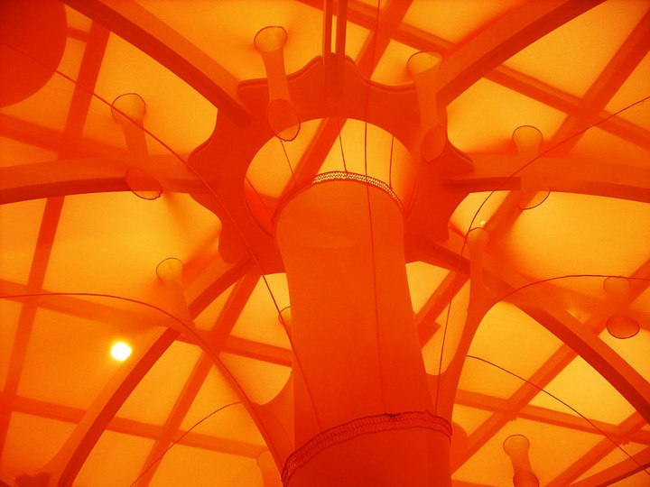 Ernesto Neto: Place of sensations: 