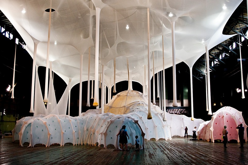 Ernesto Neto: Place of sensations: 