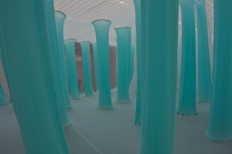 Ernesto Neto: Place of sensations: 