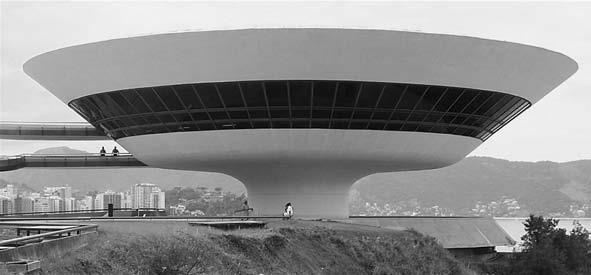 Brazil Modernism: Oscar Niemeyer, Museu de Arte Contemporânea, Niteroí, 1997.