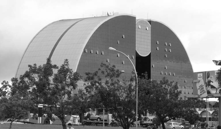 Brazil Modernism: Ruy Ohtake, Brasília Shopping, 1991.