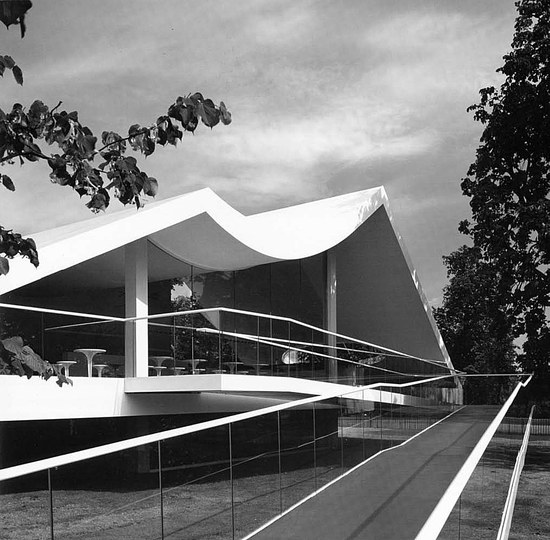 Brazil Modernism: Oscar Niemeyer, Serpentine Pavilion, London, 2002.