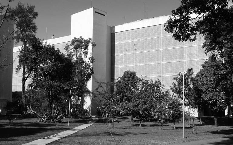 Brazil Modernism: ￼South wing superquadra blocks, Brasília, c. 1957–60