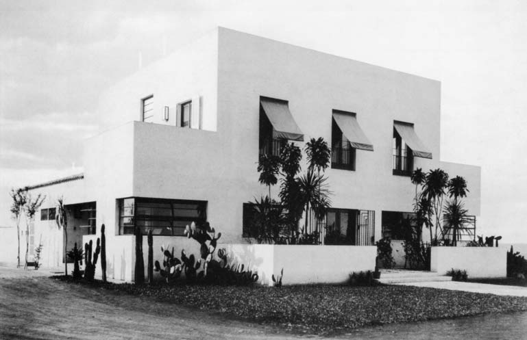 Brazil Modernism: ￼Gregori Warchavchik, house, Sao Paulo, 1928