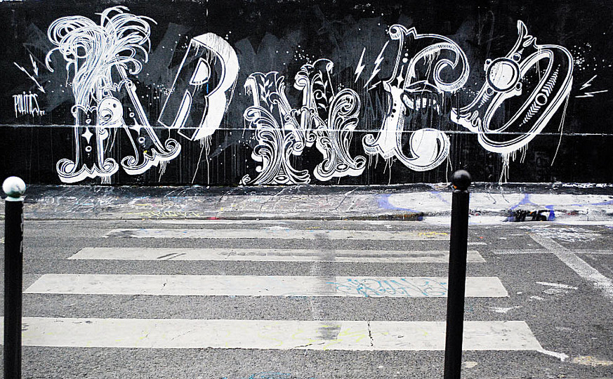 Paris Street Art by Monsieur Qui: 