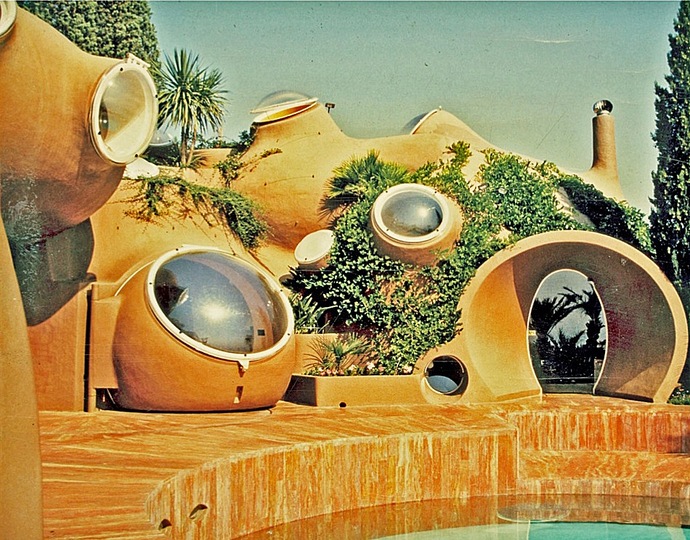 Palais Bulles and Antti Lovag: 