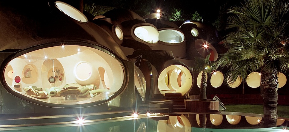 Palais Bulles and Antti Lovag: 