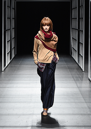 Yasutoshi Ezumi 江角 泰俊 2014-15 Collection: 