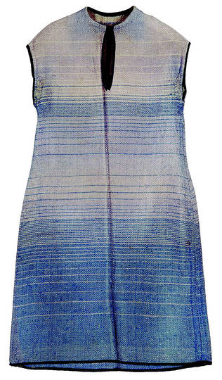 Bauhaus: Textile Design: Bauhaus dress made from fabric by Lis Volger, 1928