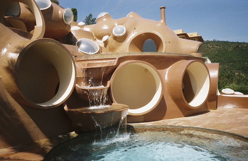 Palais Bulles and Antti Lovag: 