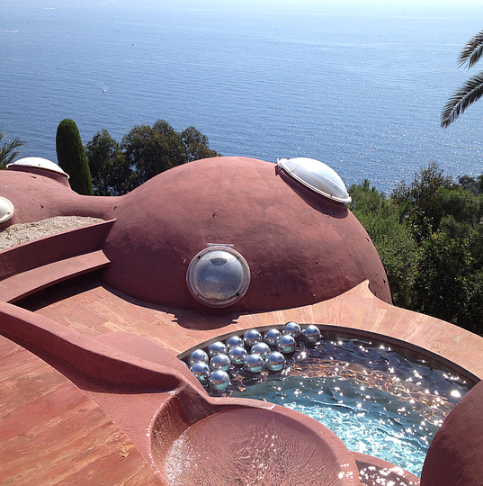 Palais Bulles and Antti Lovag: 