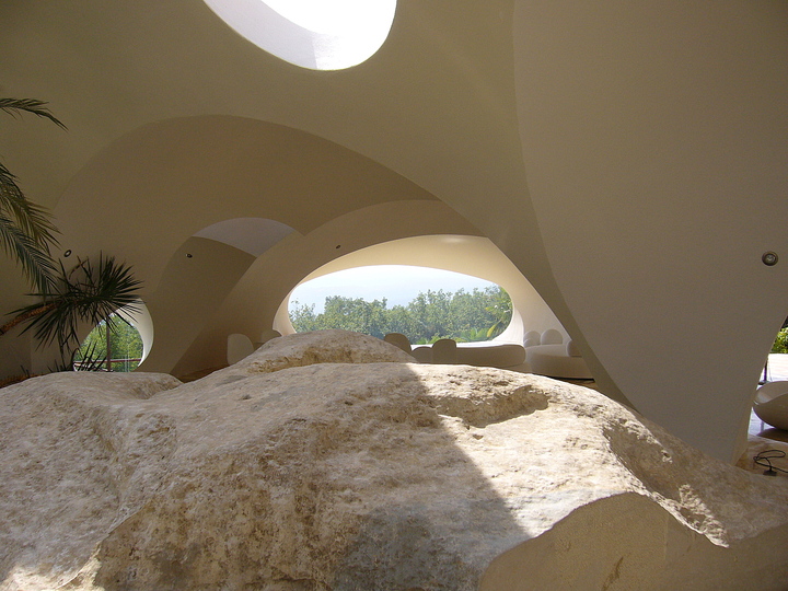 Palais Bulles and Antti Lovag: 