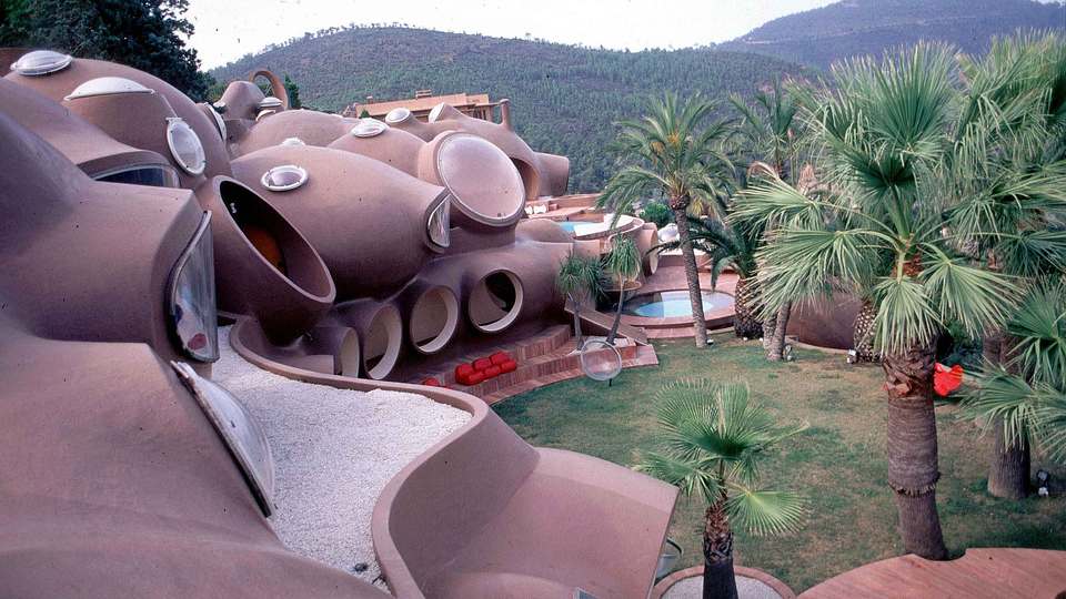 Palais Bulles and Antti Lovag: 