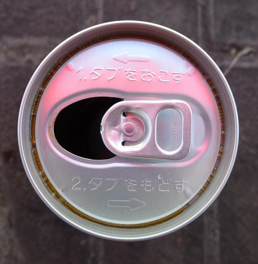 A day in Tokyo: soda can with instructions for use