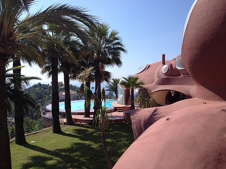 Palais Bulles and Antti Lovag: 