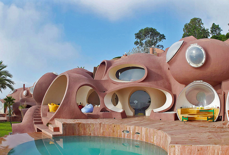 Palais Bulles and Antti Lovag: 