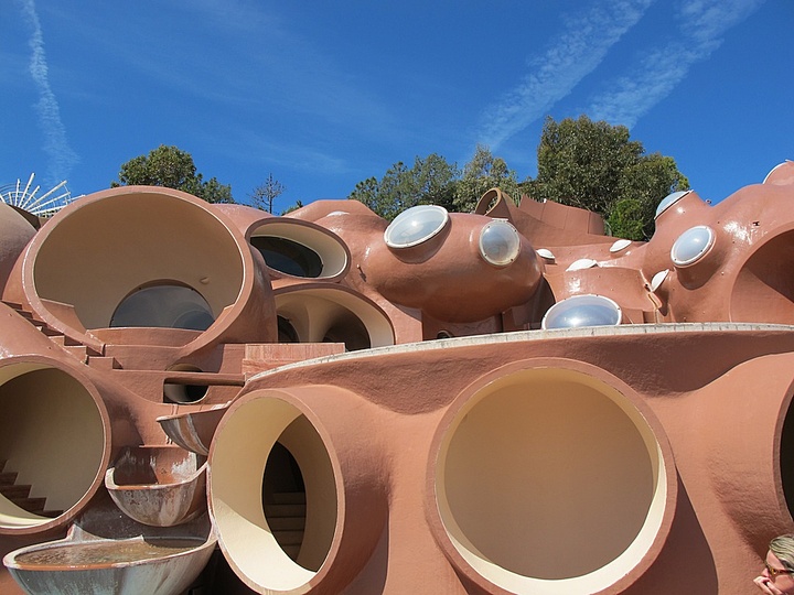 Palais Bulles and Antti Lovag: 