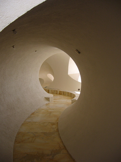 Palais Bulles and Antti Lovag: 