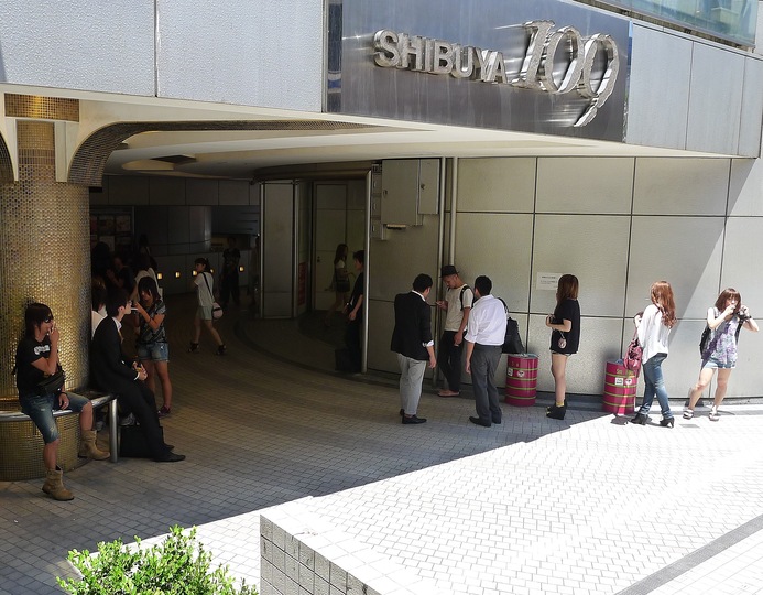 A day in Tokyo: the entrance to shibuya 109. everybody is smoking!