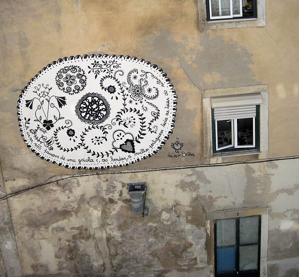 The house was just a cage, when embroidering, the portuguese woman wove the webs of silence - Lisbon, 2014: 