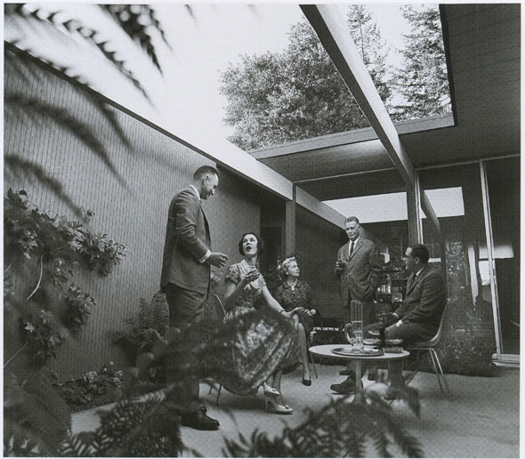 Bring the outside in: The houses of Joseph Eichler: 