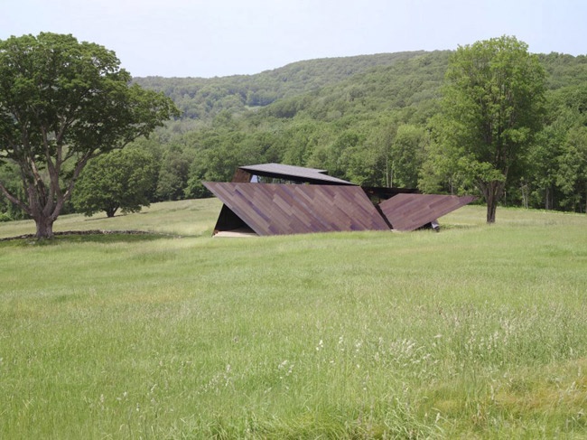 18 planes, 36 points, 54 lines: Daniel Libeskind