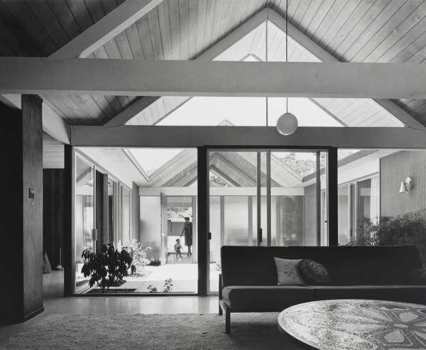 Bring the outside in: The houses of Joseph Eichler: 