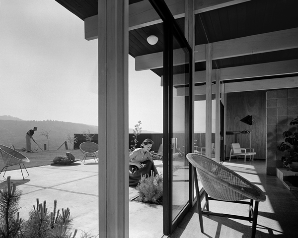 Bring the outside in: The houses of Joseph Eichler: 