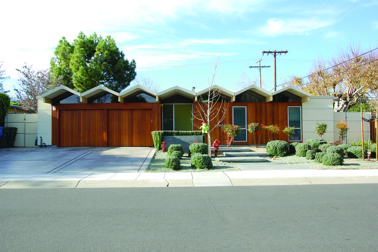 Bring the outside in: The houses of Joseph Eichler: 